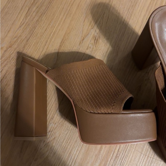 KYX 4-inch Heels NEVER WORN - Picture 2 of 3